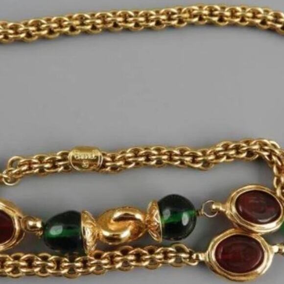 Gorgeous Vintage CHANEL Gripoix Gold Tone - Picture 7 of 11